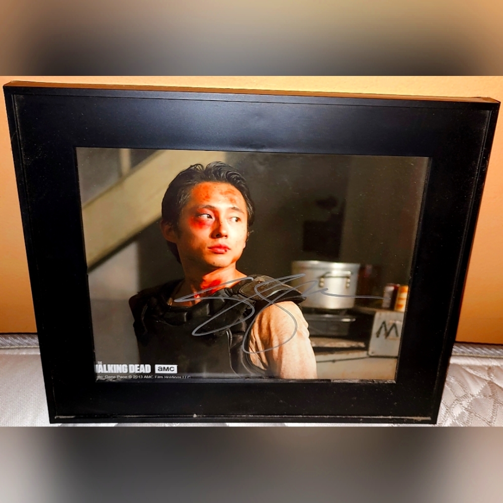 Framed autographed 8x10 AMC's Walking Dead Glenn
